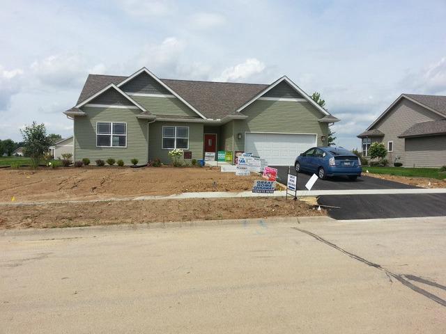 8420 Blue River Rd., Rockford, IL 61107