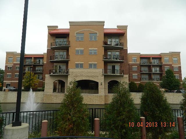 1200 N Foxdale Dr. #306, Addison, IL 60101
