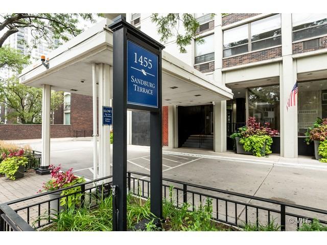1455 N Sandburg Ter. #2005, Chicago, IL 60610