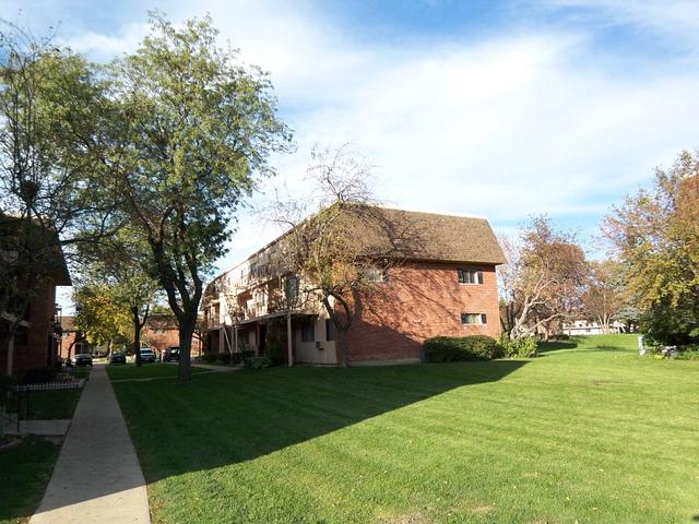 2500 Algonquin Rd. #2, Rolling Meadows, IL 60008