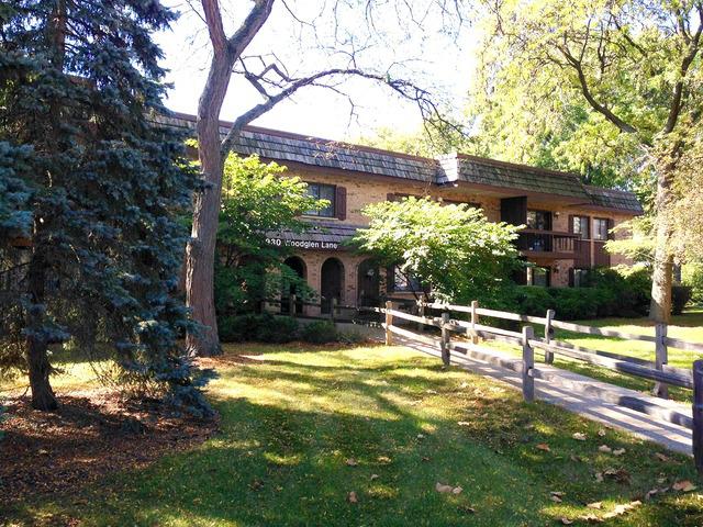 7930 Woodglen Ln. #106, Downers Grove, IL 60516
