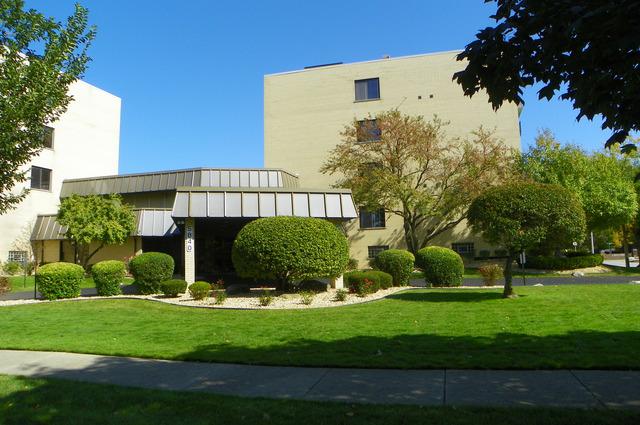 5840 W 104th St. #217, Oak Lawn, IL 60453