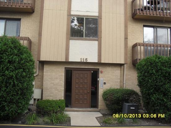 115 Olesen Dr. #2H, Naperville, IL 60540
