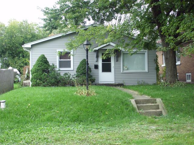 26 NW Circle Dr., Joliet, IL 60433