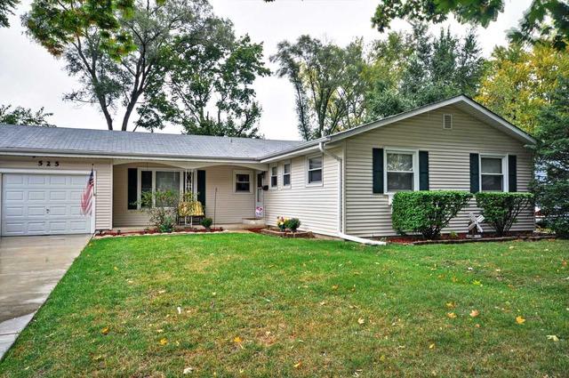 525 Commanche Ln., Carol Stream, IL 60188