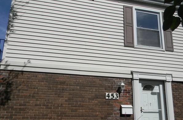 453 Onyx Ct. #64, Schaumburg, IL 60193