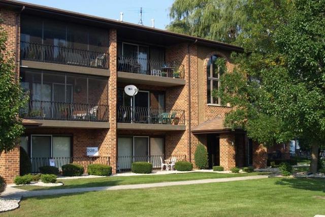 8208 Cobblestone Dr. #1B, Palos Hills, IL 60465