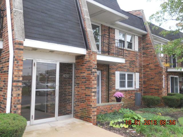 2427 Ogden Ave. #3, Downers Grove, IL 60515