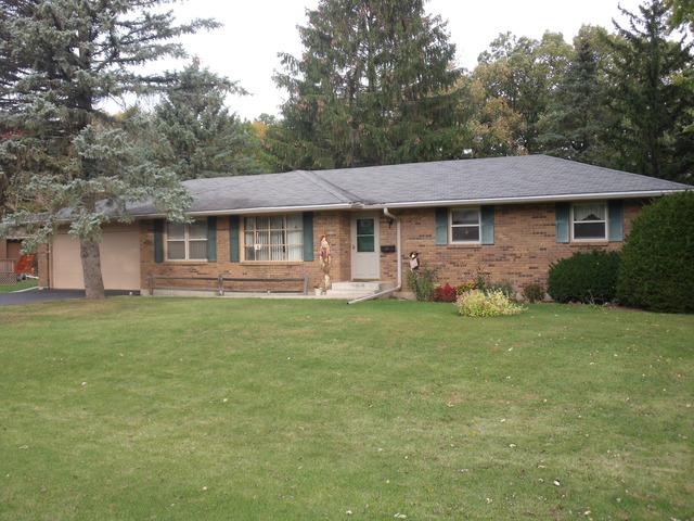 327 Dunkery Dr., Sycamore, IL 60178