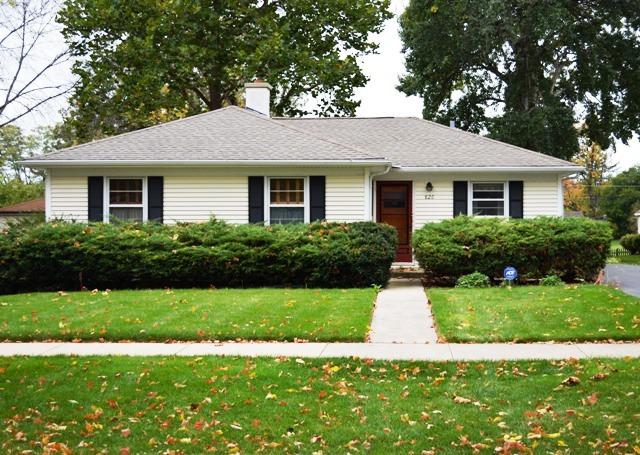 826 S Grove Ave., Barrington, IL 60010