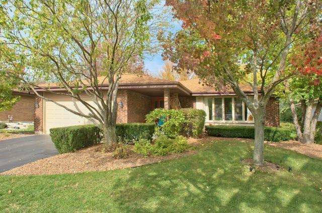 1612 Valley Forge Pl., Downers Grove, IL 60516