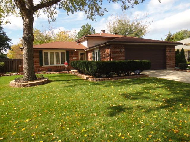 7318 Summit Rd., Darien, IL 60561