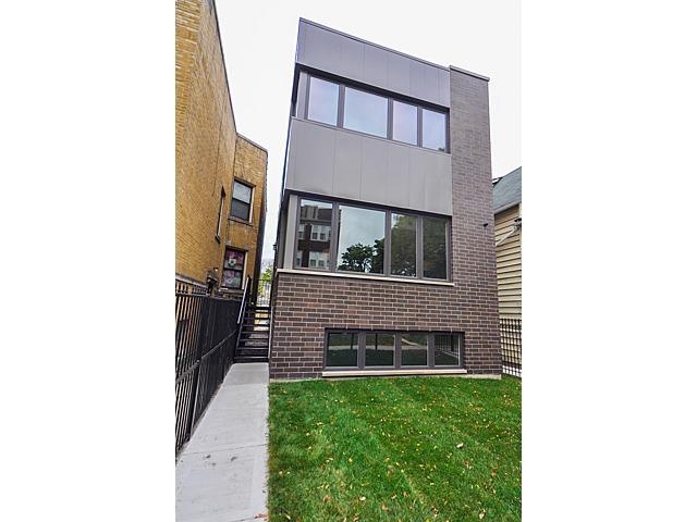 2925 N Fairfield Ave., Chicago, IL 60618