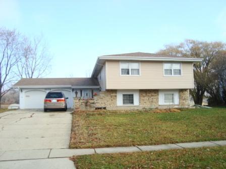 2079 E Parkview Cir., Hoffman Estates, IL 60195