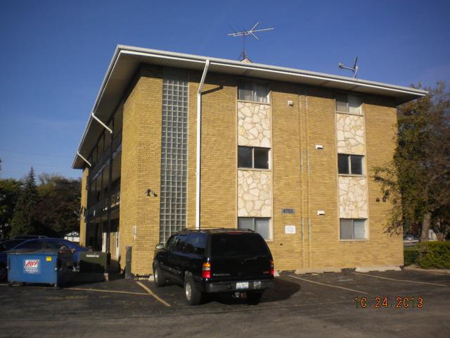 4755 W 101 St. #203, Oak Lawn, IL 60453
