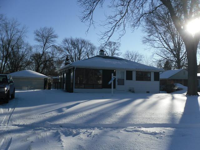 2105 Sigwalt St., Rolling Meadows, IL 60008