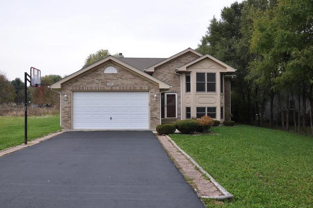 107 Marquette Dr., Poplar Grove, IL 61065