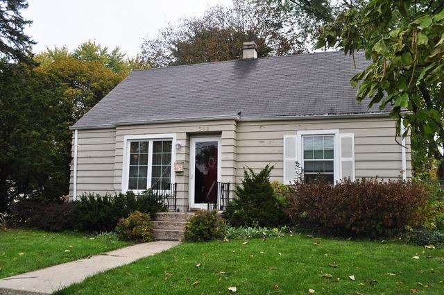 565 Clark St., Elgin, IL 60123