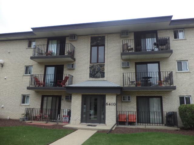 8410 Captons Ln. #304, Darien, IL 60561