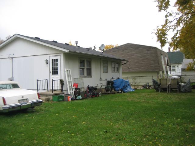223 Valley Ave., Aurora, IL 60505
