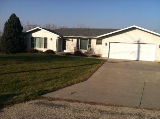 402 Sunset Dr., Polo, IL 61064