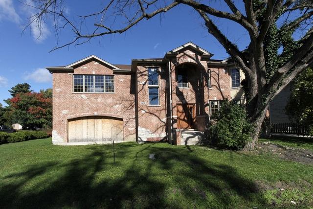 9416 Greenwood Dr., Des Plaines, IL 60016