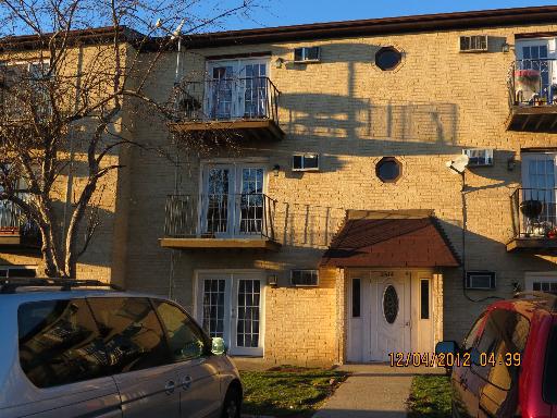 2414 Randall Ln. #2A, Arlington Heights, IL 60004