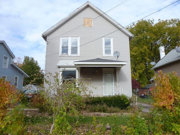 712 Fulton St., Aurora, IL 60505