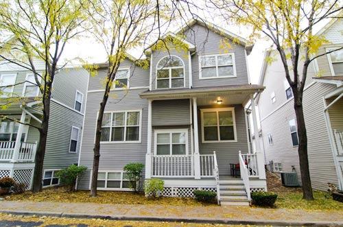 4452 W Hutchinson St., Chicago, IL 60641