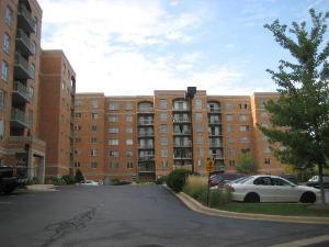 6815 N Milwaukee Ave. #708, Niles, IL 60714