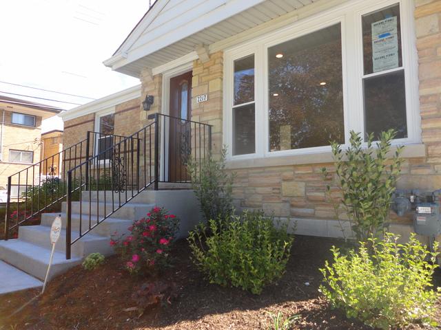 2217 S 15th Ave., North Riverside, IL 60546