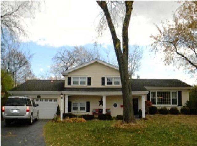 905 Appletree Ct., Northbrook, IL 60062
