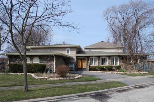 9530 Lawton Ave., Oak Lawn, IL 60453