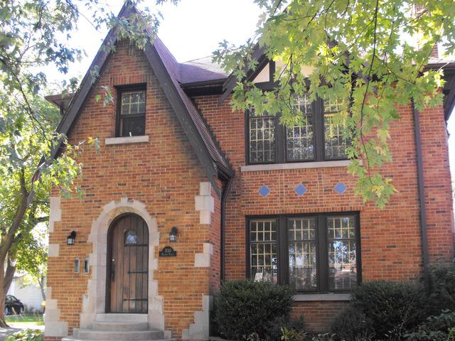 1130 Palmer Pl., Waukegan, IL 60085