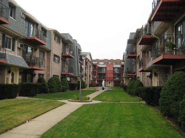 5321 N Delphia Ave. #321, Chicago, IL 60656