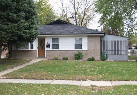 1295 Mackinaw Ave., Calumet City, IL 60409