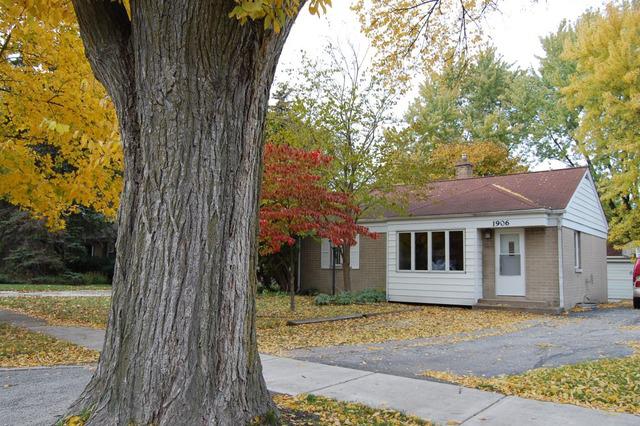 1906 Oak Ave., Northbrook, IL 60062