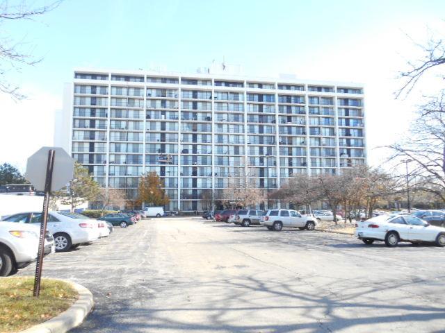 2005 S Finley Rd. #707, Lombard, IL 60148