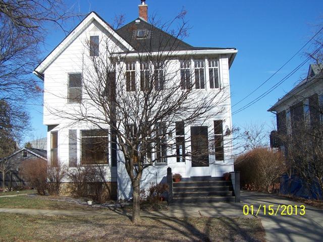 312 E Lincoln Ave., Barrington, IL 60010