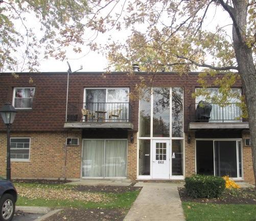 665 Grove Dr. #109, Buffalo Grove, IL 60089