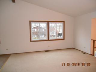 3872 Sutherland Dr., Park City, IL 60085