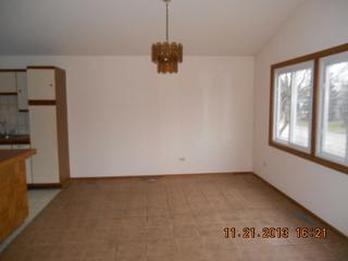 3872 Sutherland Dr., Park City, IL 60085
