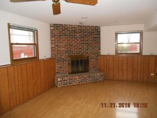3872 Sutherland Dr., Park City, IL 60085