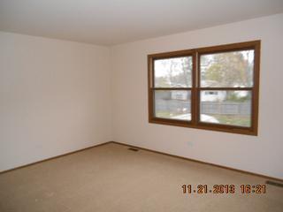 3872 Sutherland Dr., Park City, IL 60085