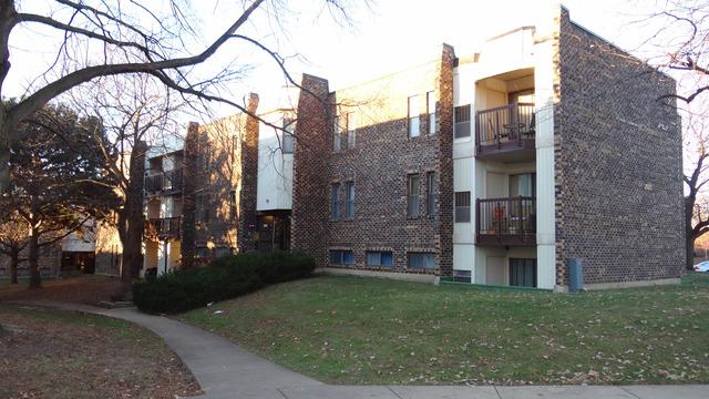 2025 Country Club Dr. #7-15C, Woodridge, IL 60517