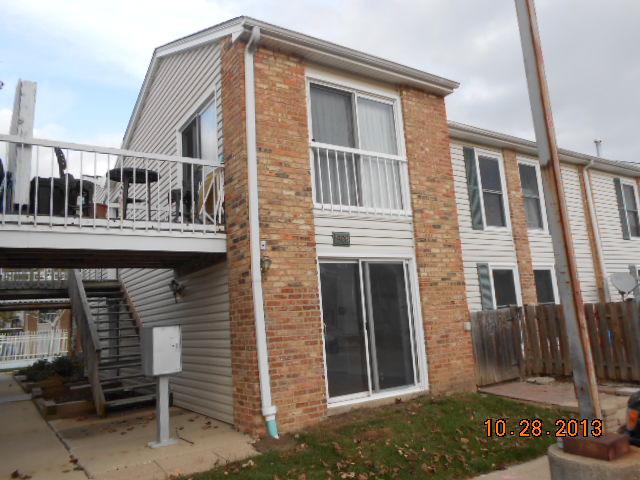 1908 Kenilworth Cir. #H, Hoffman Estates, IL 60169