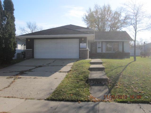 921 W Maple Ave., Mundelein, IL 60060