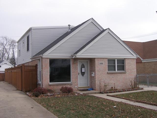 133 Geneva Ave., Bellwood, IL 60104