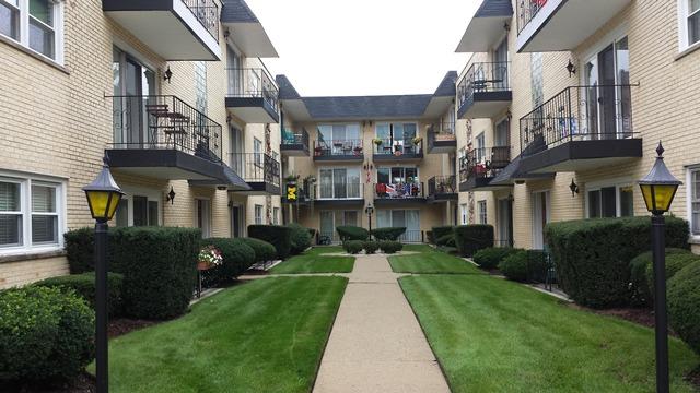 6484 N Northwest Highway #7, Chicago, IL 60631