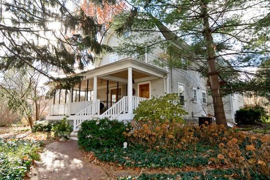 388 Montclair Ave., Glen Ellyn, IL 60137